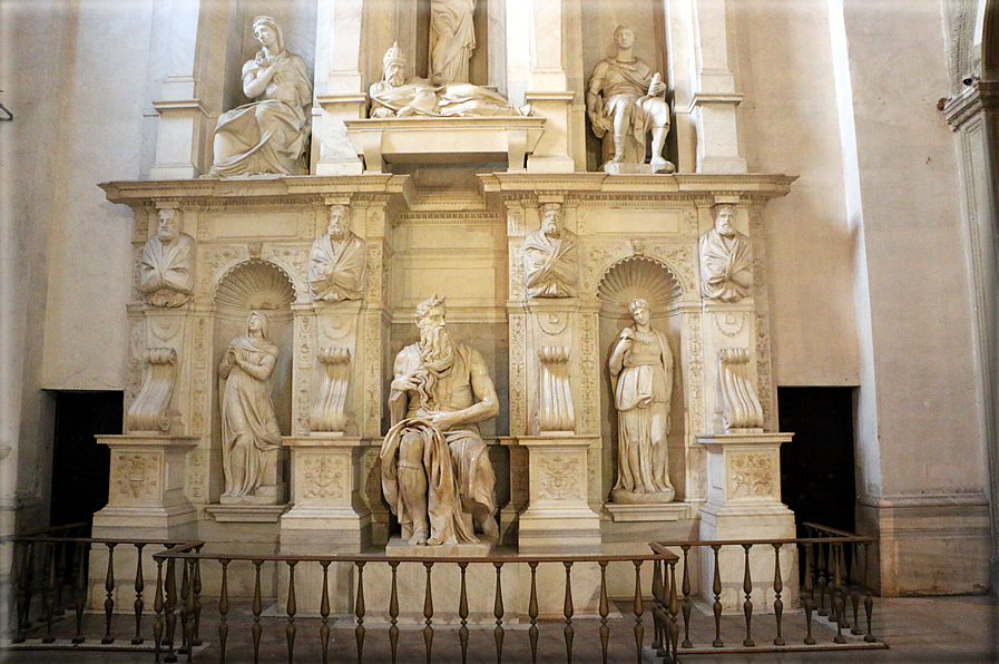 foto Basilica di San Pietro in Vincoli